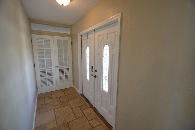 Foto del edificio - 5020 Taylor St
