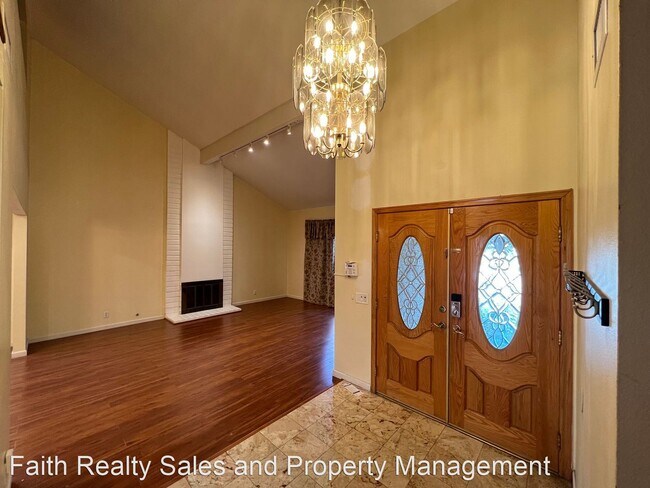 Foto del edificio - 4 br, 3 bath House - 913 W. Alfred Pl