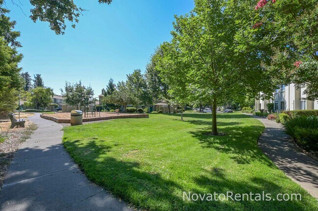 Building Photo - 116B Oliva Ct