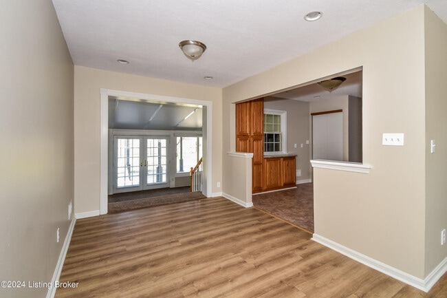 Building Photo - 6201 W Pages Ln