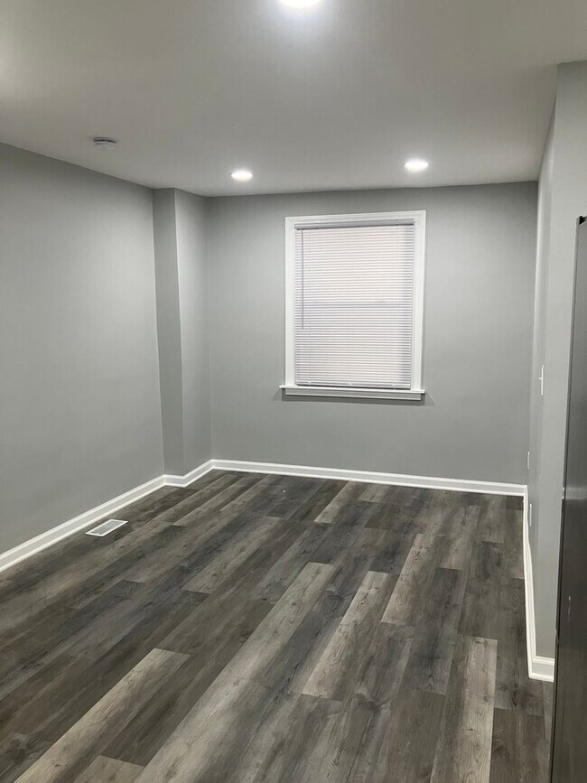 Foto del edificio - 5049 Chalgrove Ave