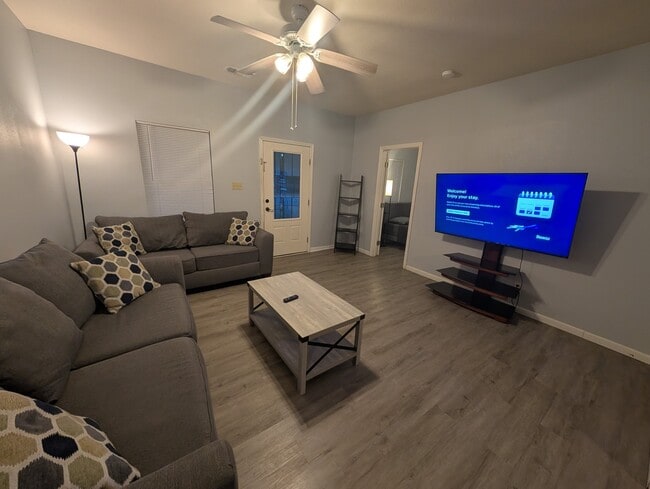 Photo - 1335 Jewett St Townhome