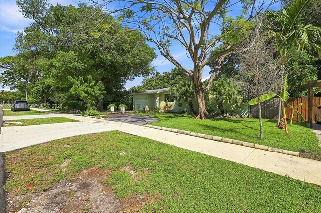 Foto del edificio - 1055 NE 121st St
