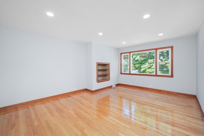 Foto del edificio - 4935 W Winona St
