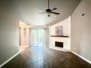 Building Photo - 27 N Greenbud Ct