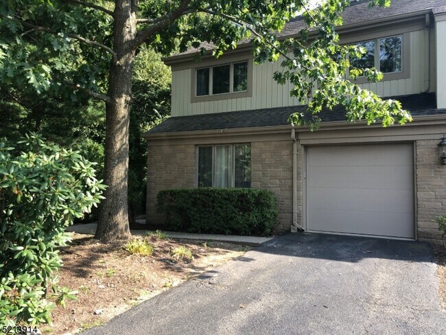 Building Photo - 601 Apache Ct