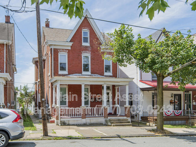 Foto principal - 14 W 3rd St