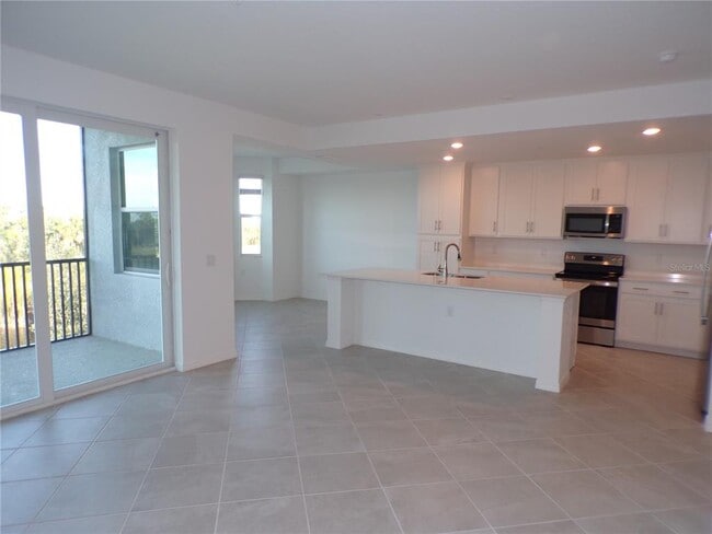 Building Photo - 14141 Heritage Landing Blvd