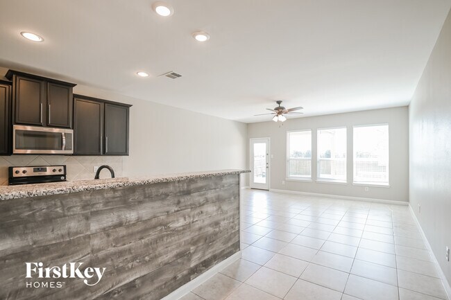 Foto del edificio - 710 Shady Meadow Ln