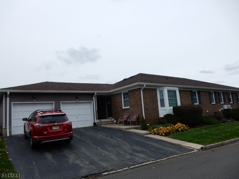 33 Brandywyne Dr, Florham Park, NJ 07932 Room for Rent in Florham