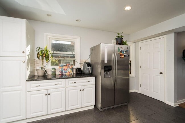 Building Photo - 6434 N Willow Glen Ln