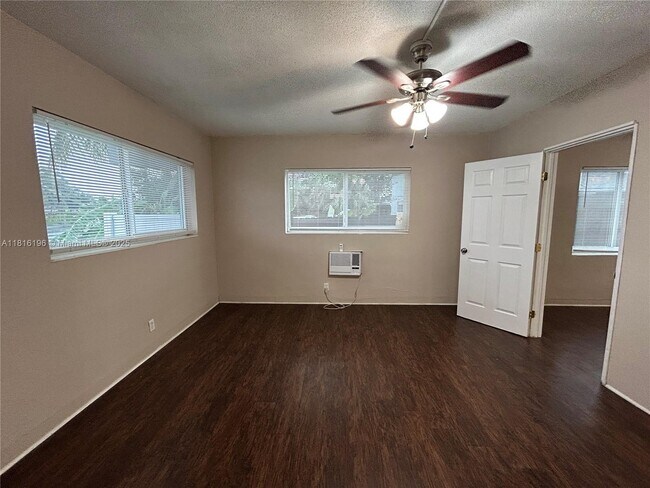 Foto del edificio - 3049 NW 9th Ave
