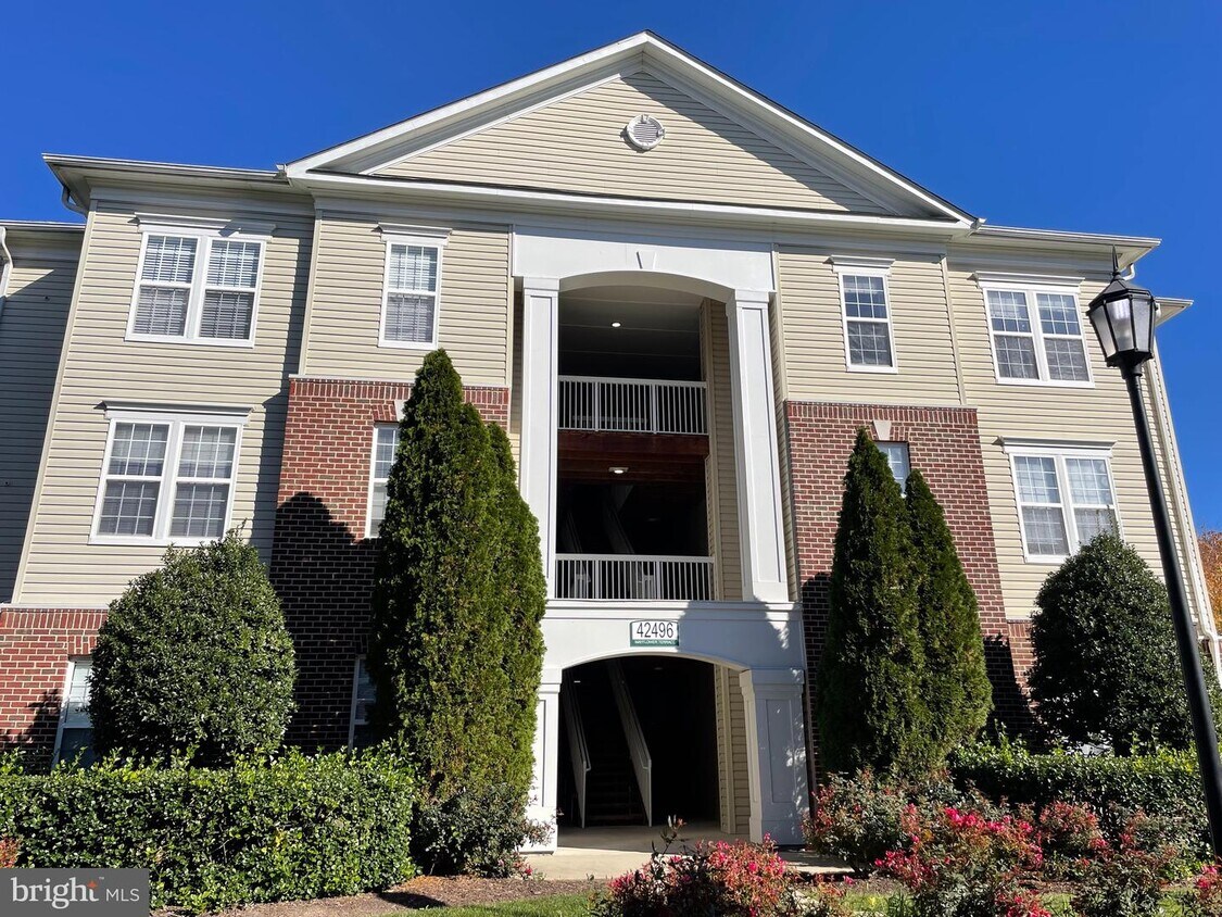 42496 Mayflower Terrace Unit 201, Ashburn, VA 20148 Apartment for