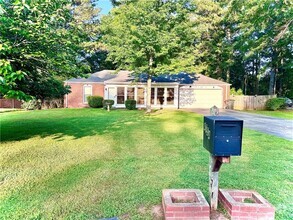 Building Photo - 4754 Winthrop Dr