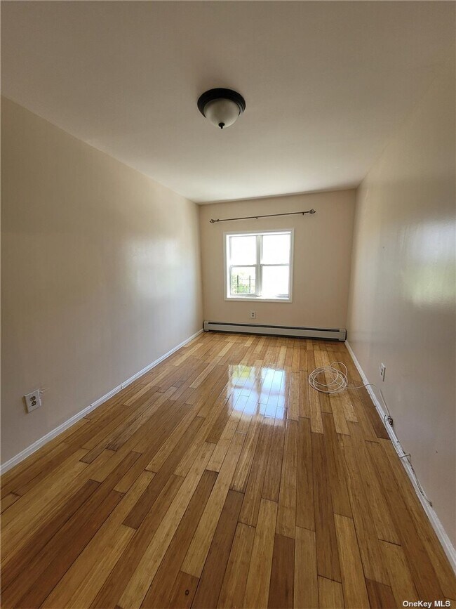 Building Photo - 773 Drew St