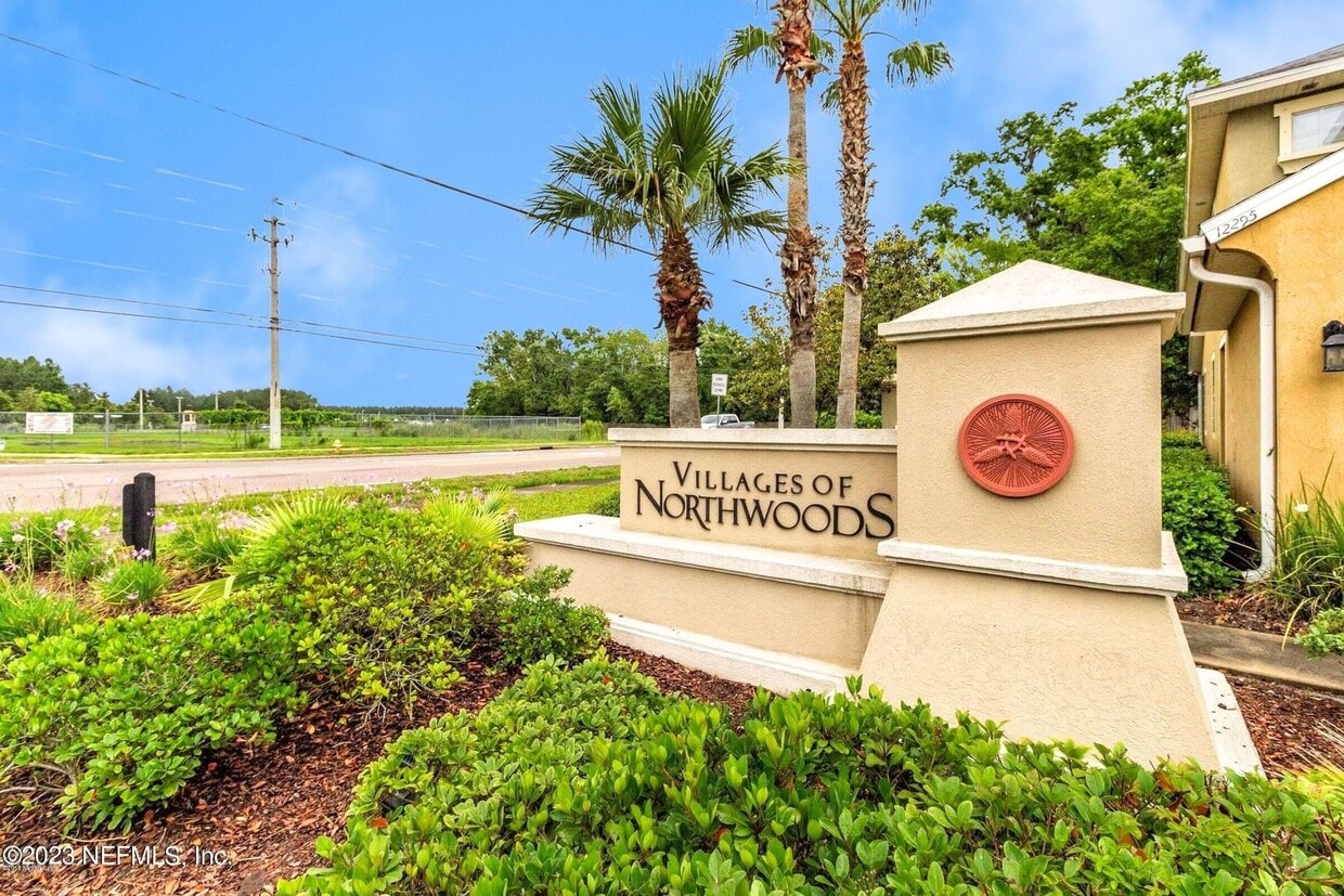 Foto principal - Great location Townhome with a pool