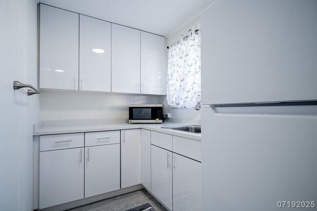 Foto del edificio - Renovated 1br Upgraded Cottage, Utils Incl...