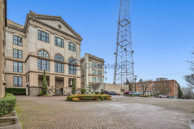 Building Photo - 201 Galer St