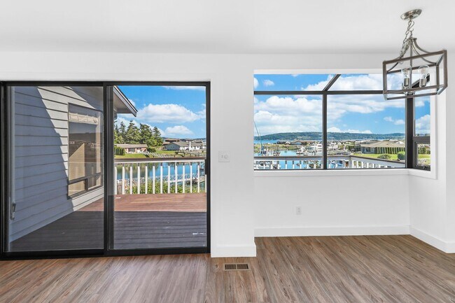 Foto del edificio - 2 Bed 2 Bath - View Home - Mariner Cove - Pet Friendly