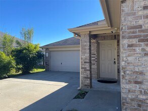 Building Photo - 14024 Buckskin Dr