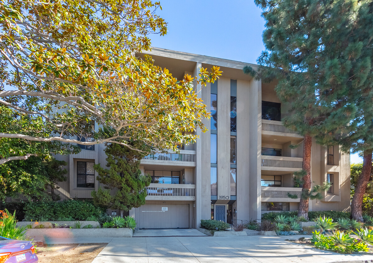 1950 S Beverly Glen Blvd Unit 102