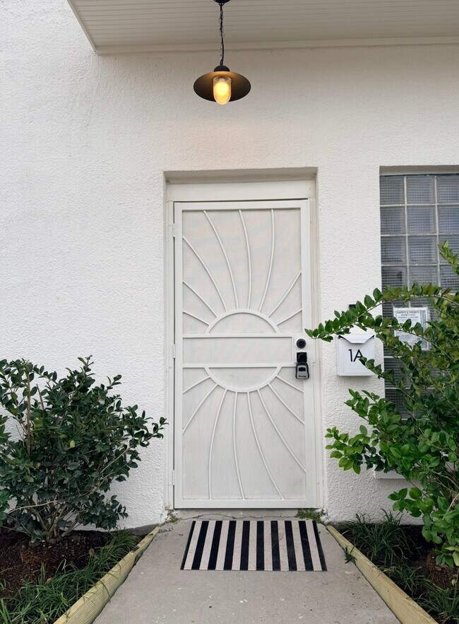 Building Photo - 3012 Castiglione St