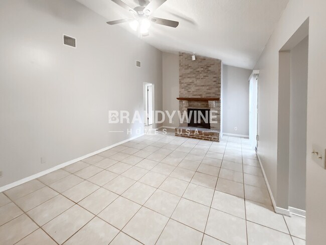 Foto del edificio - 8155 Crosswind Rd