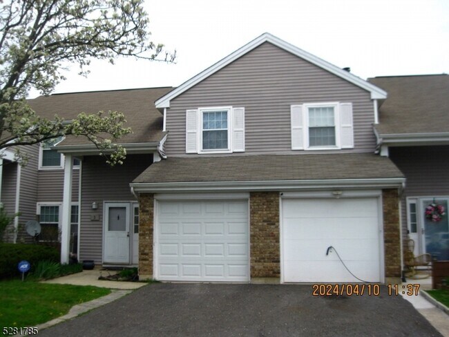 Building Photo - 3 Palmetto Ct