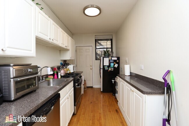 Foto del edificio - 730 W Roscoe St