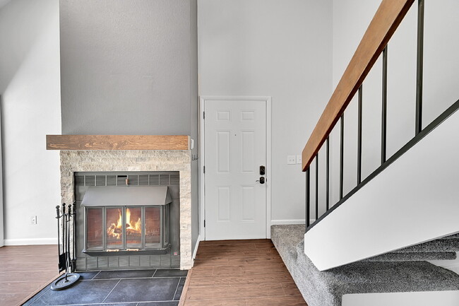 $2,195 - 1 Bed, 1 Bath Updated Lofted Cond... - $2,195 - 1 Bed, 1 Bath Updated Lofted Cond...
