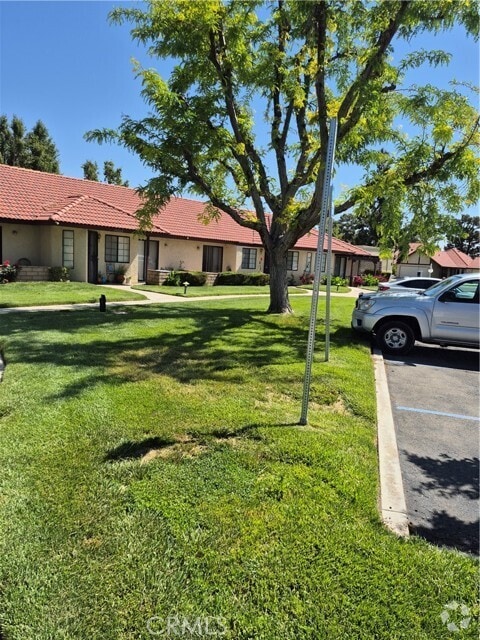 Building Photo - 19246 Cottonwood Dr