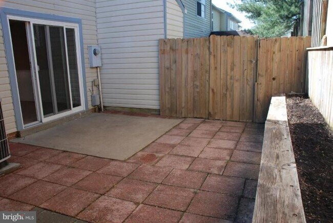 Foto del edificio - 2211 Hamway Dr