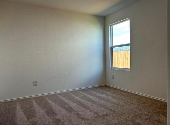 Foto del edificio - 2413 Windrow Ln