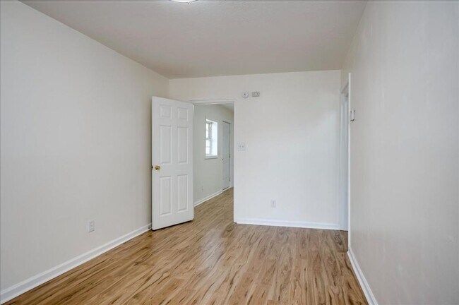 Foto del edificio - 953 Hopkins St