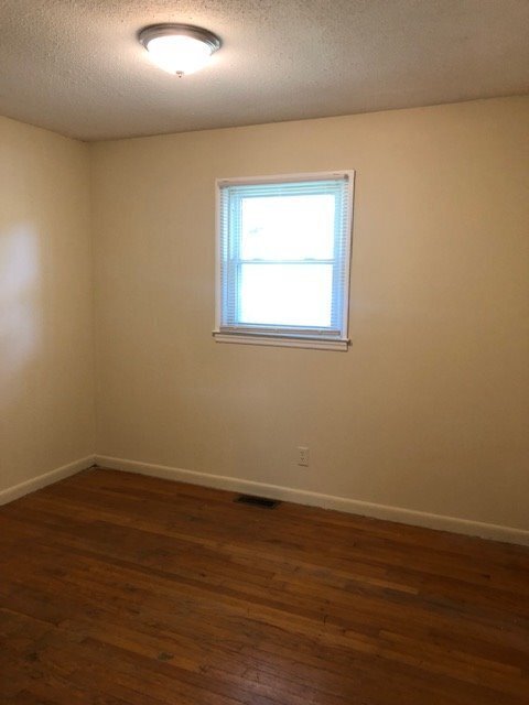 Foto del edificio - 3 bedroom 1.5 bath single family home
