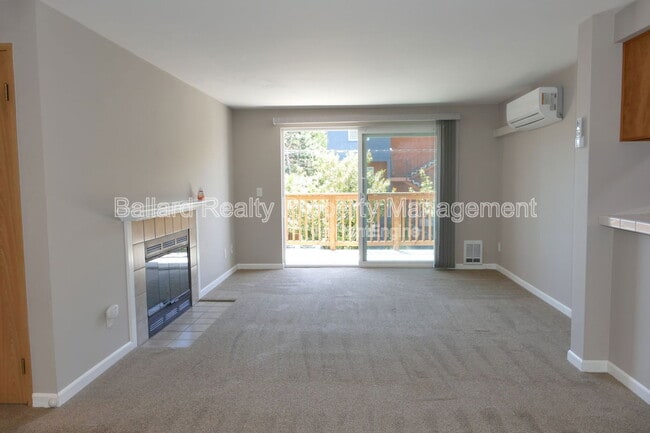 Building Photo - 7000 Cleopatra Pl NW