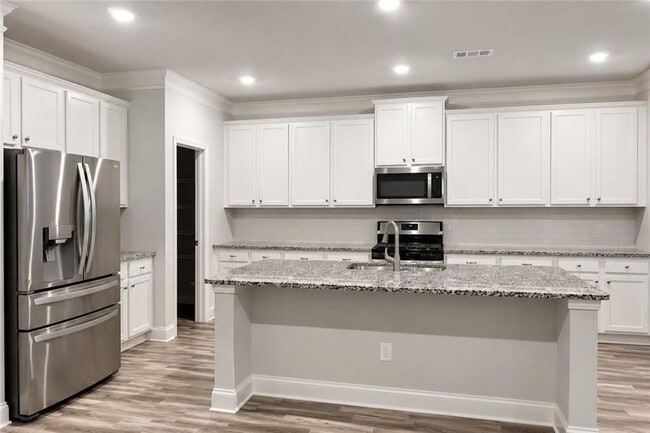 Building Photo - 4462 Silver Oak Dr SW