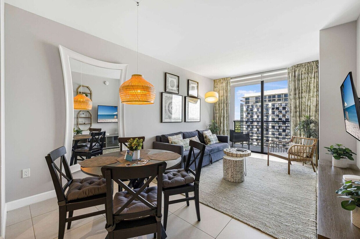 Foto principal - 5350 NW 84th Ave