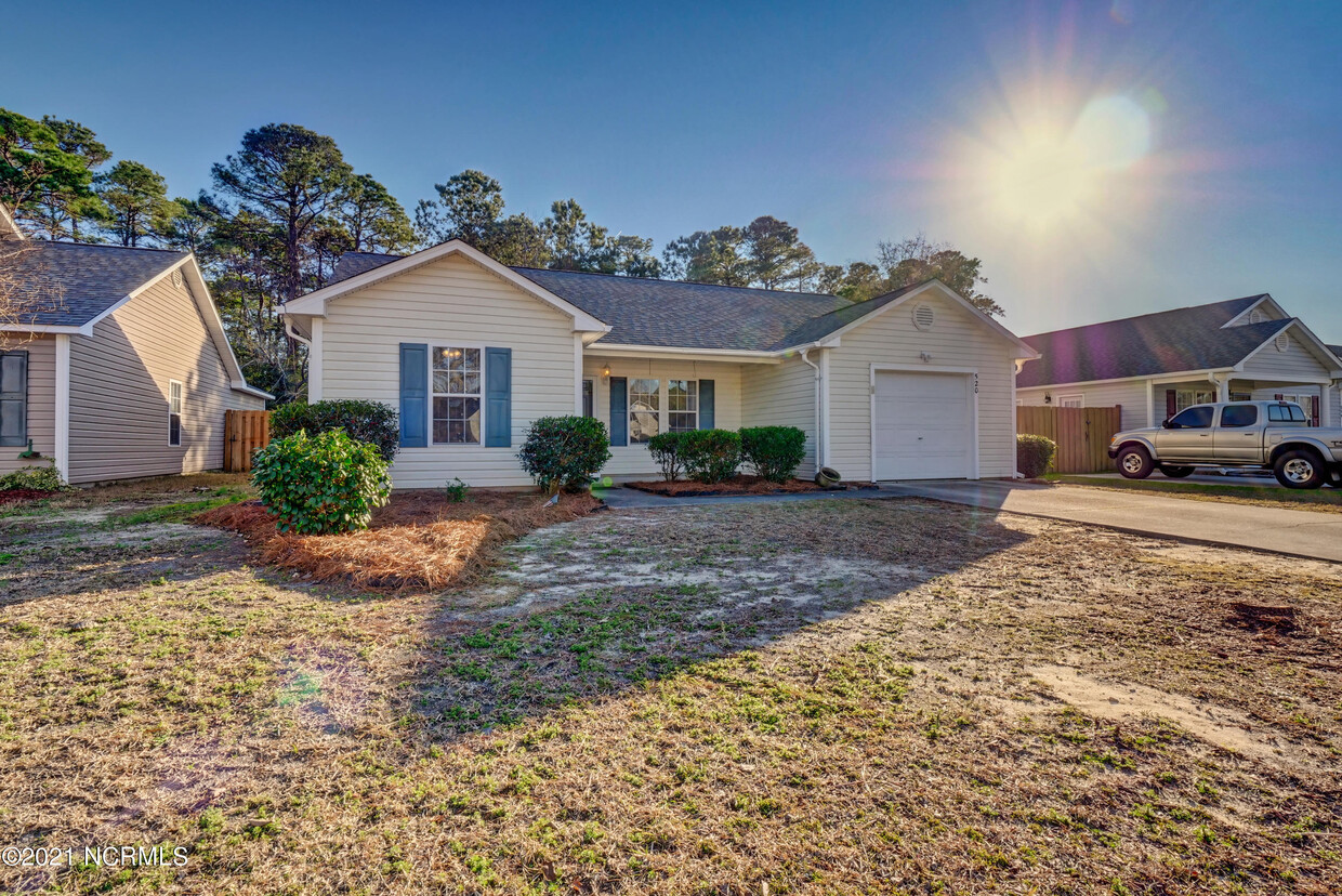 Primary Photo - 520 Brewster Ln