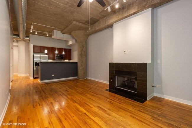Building Photo - 1110 W 15th St
