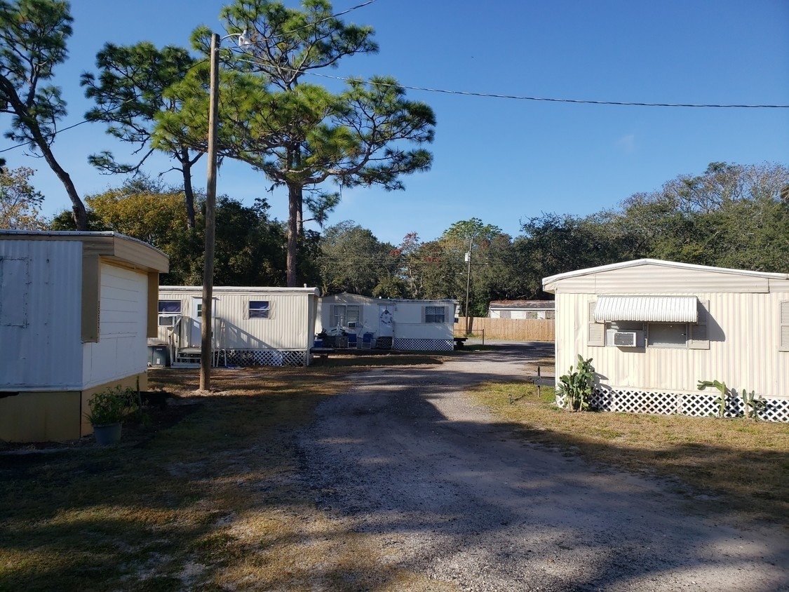 Building Photo - 15514 Madeline Dr