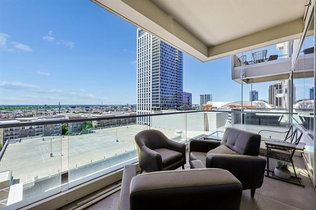 Foto del edificio - 2408 Victory Park Ln