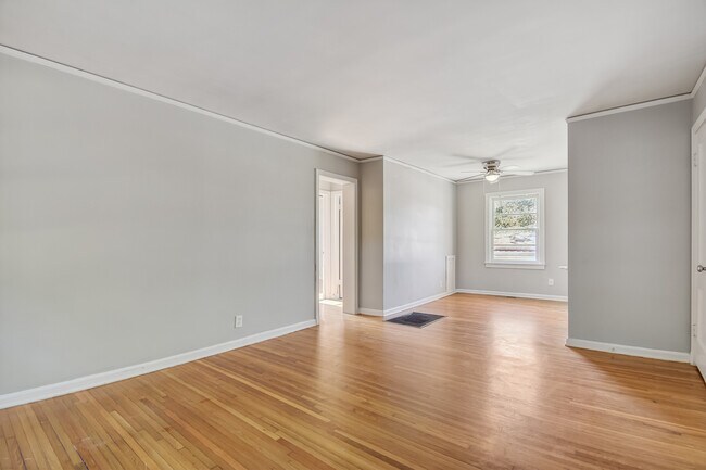Building Photo - 1310 S Jackson Ave
