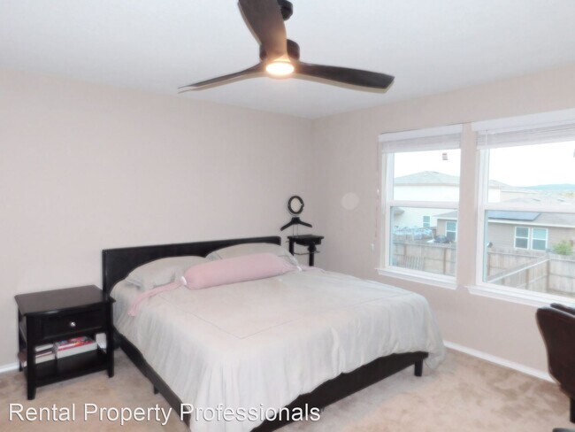 Foto del edificio - 4 br, 3 bath House - 12027 Silver Heights