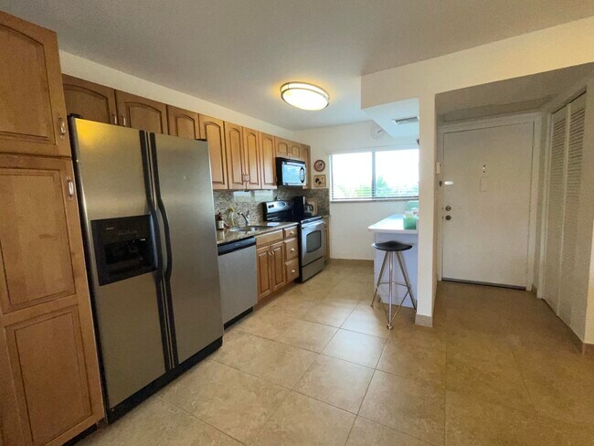 Building Photo - 3605 S Ocean Blvd