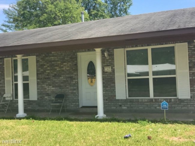 Building Photo - 4 br, 1.5 bath House - 247 Bonnie Dr
