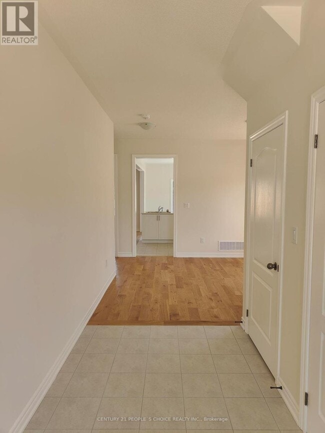 Building Photo - 6 Fenn Cres