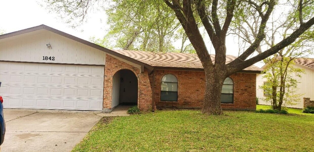 1842 Palo Duro Dr, Garland, TX 75040 House Rental in Garland, TX