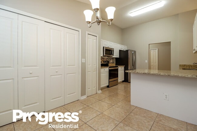 Foto del edificio - 25017 Hyde Park Blvd