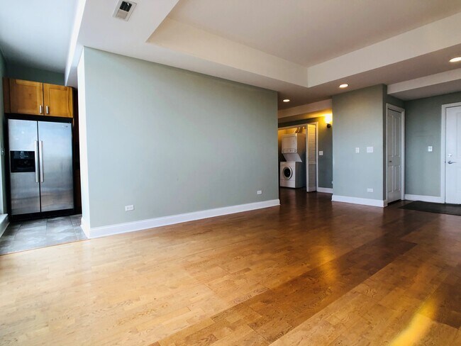 Building Photo - 2272 S Archer Ave